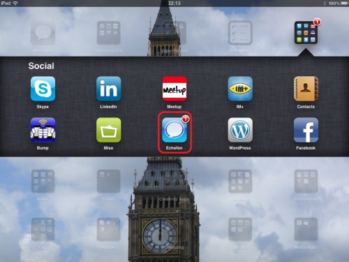 Echofon app has a red badge.